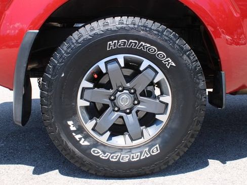 Used 2018 Nissan Frontier Desert Runner RWD image 28