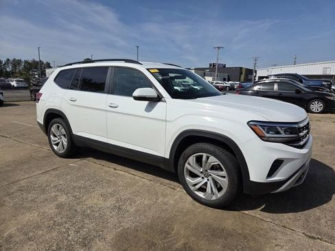 Used 2022 Volkswagen Atlas SE image 3