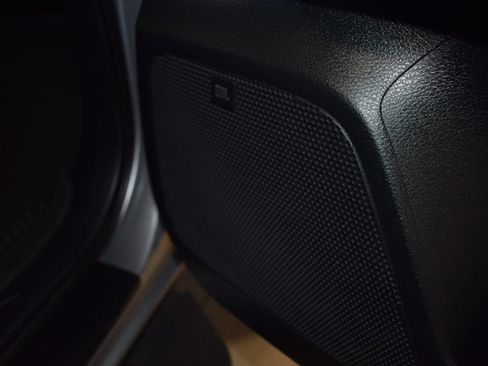 Used 2017 Toyota Tacoma TRD Off-Road image 25