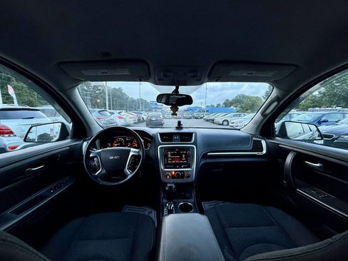 Used 2016 GMC Acadia SLE image 11