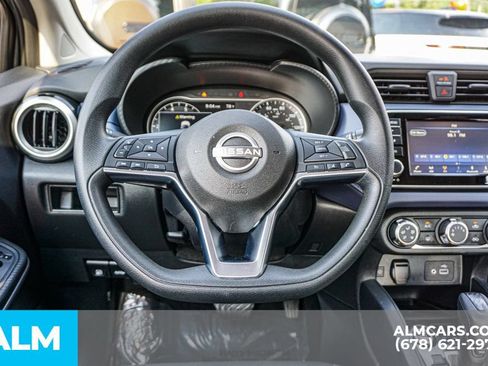 Used 2024 Nissan Versa SV FWD image 27