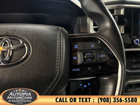 Used 2022 Toyota Tundra SR5 w/ SR5 Convenience Package AWD/4WD image 27
