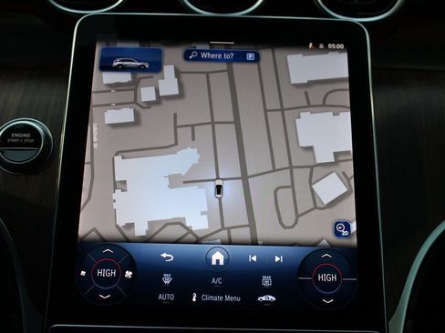 Used 2025 Mercedes-Benz GLC 350e 4MATIC image 20