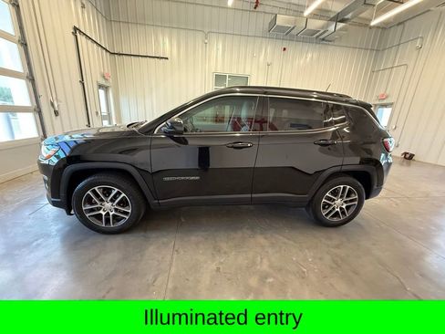 Used 2018 Jeep Compass Latitude w/ Popular Equipment Group FWD image 13