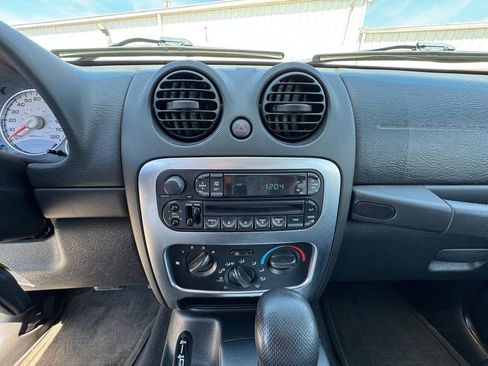 Used 2004 Jeep Liberty Limited w/ Security Group AWD/4WD image 26