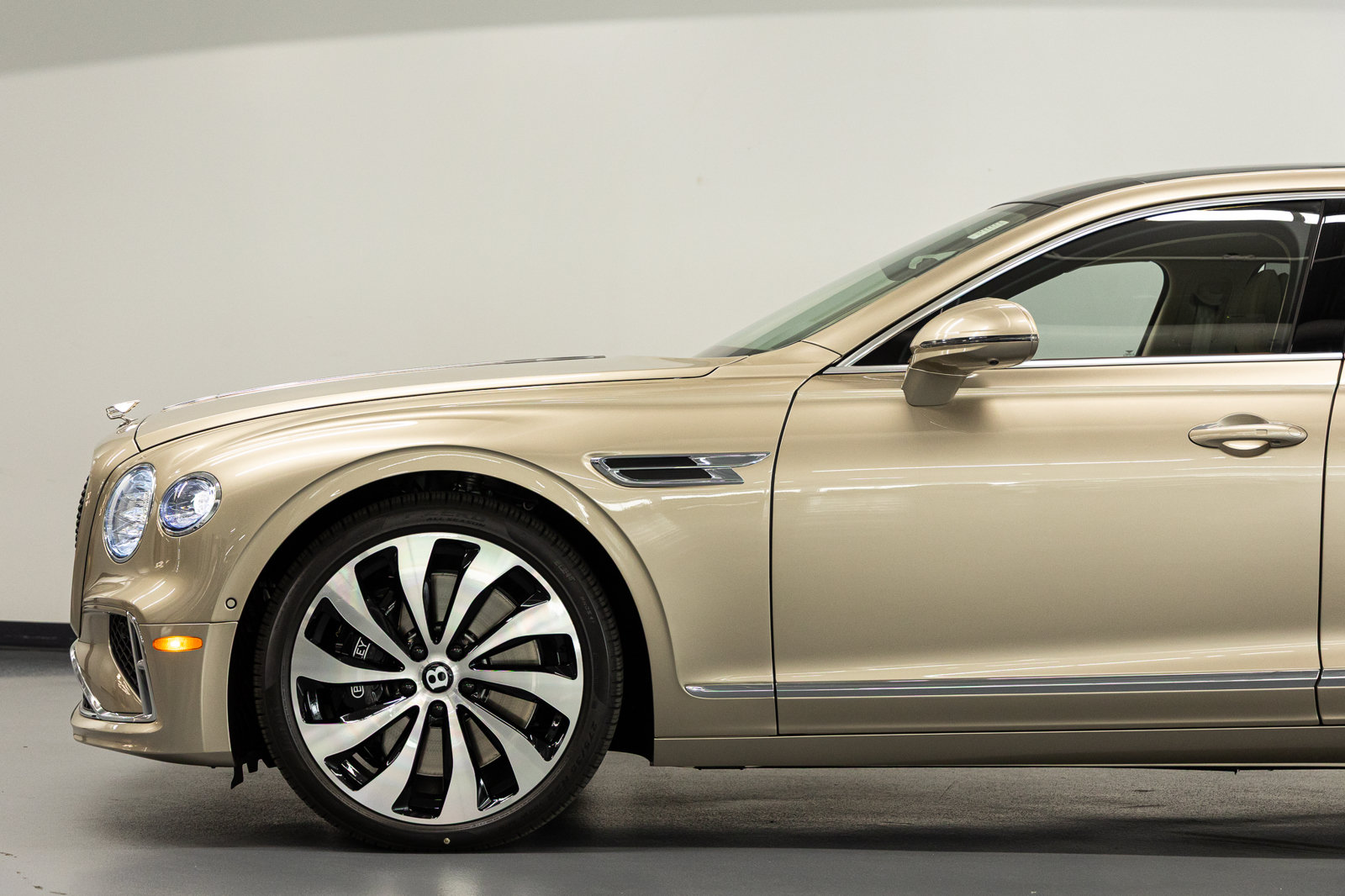 Used 2026 Bentley Flying Spur V8 AWD/4WD image 16