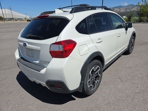 Used 2017 Subaru Crosstrek 2.0i Premium AWD/4WD image 3