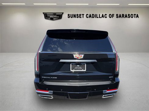 Certified 2025 Cadillac Escalade Premium Luxury w/ Touring Package image 39