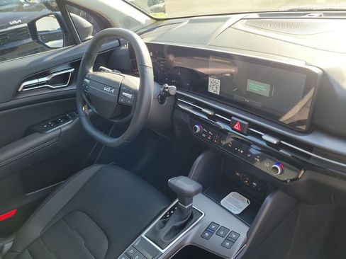 New 2026 Kia Sportage SX FWD image 8