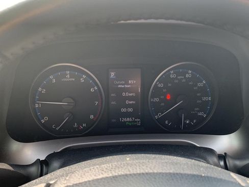 Used 2017 Toyota RAV4 XLE FWD image 9