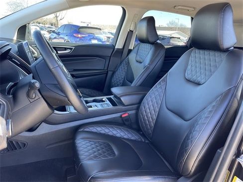 Used 2024 Ford Edge Titanium image 25