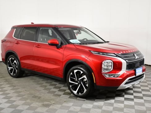 Used 2024 Mitsubishi Outlander SE AWD/4WD image 4