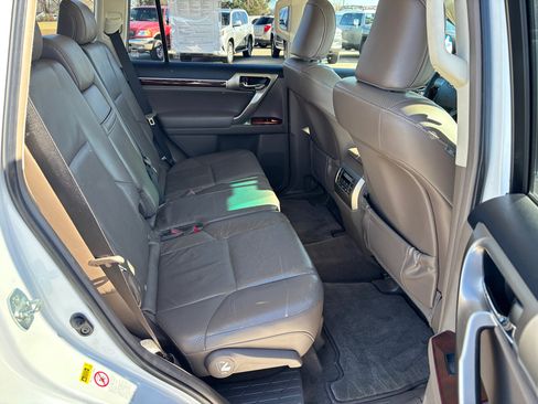 Used 2010 Lexus GX 460 image 27