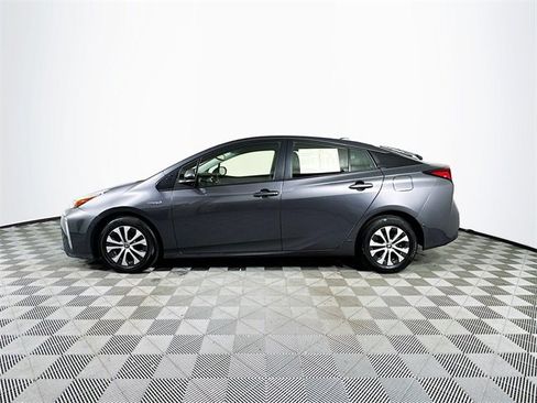 Used 2022 Toyota Prius XLE image 5