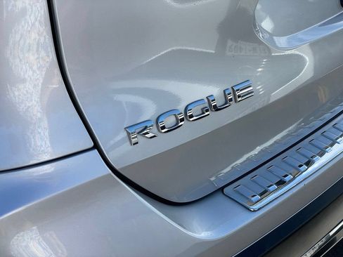 Used 2018 Nissan Rogue SV AWD/4WD image 37