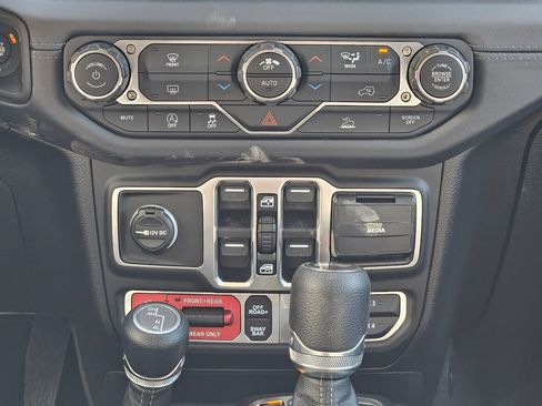 New 2026 Jeep Wrangler Unlimited Rubicon image 12