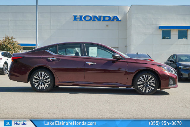 Used 2025 Nissan Altima 2.5 SV FWD image 6