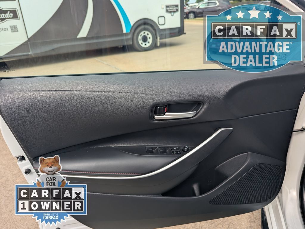 Used 2025 Toyota Corolla SE FWD image 13