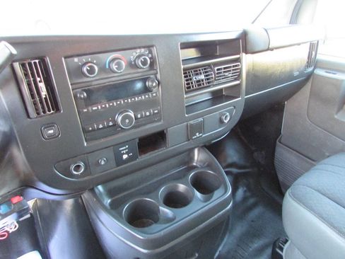 Used 2018 GMC Savana 2500 w/ Driver Convenience Package image 16