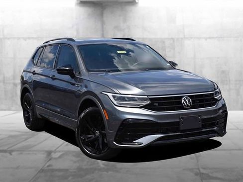 Certified 2023 Volkswagen Tiguan SE R-Line FWD image 2