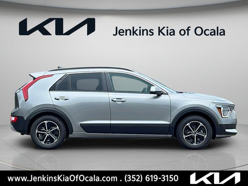 New 2026 Kia Niro LX FWD image 8