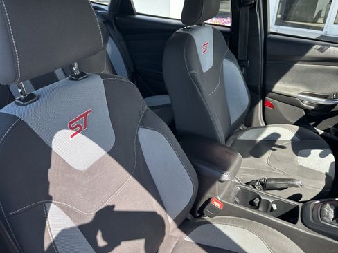 Used 2018 Ford Focus ST FWD image 27