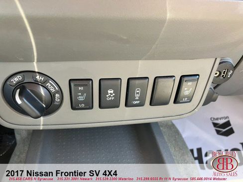 Used 2017 Nissan Frontier SV w/ SV Value Truck Package AWD/4WD image 18