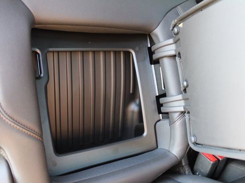 Used 2024 GMC Sierra 2500 AT4 w/ AT4 Premium Plus Package image 23