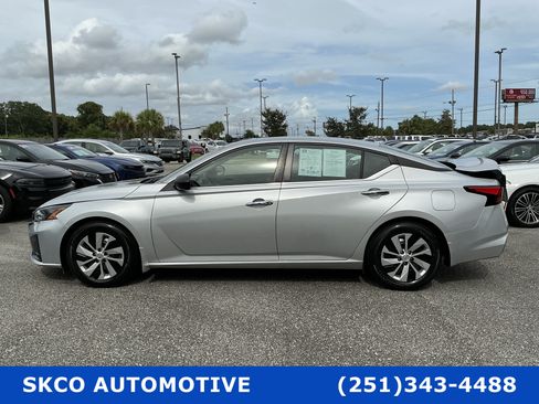Used 2024 Nissan Altima 2.5 S FWD image 2