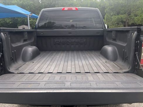 Used 2017 GMC Sierra 1500 Denali w/ Denali Ultimate Package AWD/4WD image 34