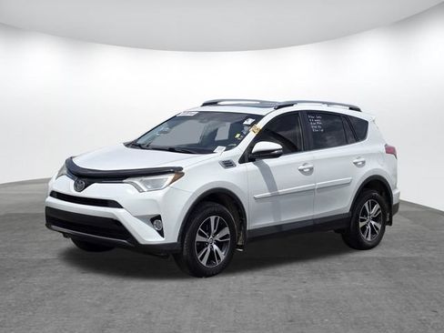 Used 2018 Toyota RAV4 XLE w/ Plus Extra Value Package FWD image 10