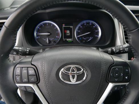 Certified 2019 Toyota Highlander Limited image 22