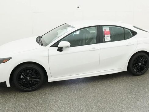 New 2026 Toyota Camry SE FWD image 2