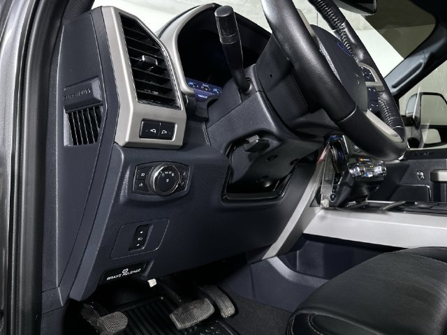 Used 2022 Ford F250 Lariat w/ Lariat Value Package AWD/4WD image 18