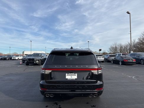 Used 2025 Lincoln Aviator Reserve w/ Equipment Group 201A image 4
