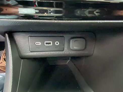 Used 2021 Buick Encore GX Select AWD/4WD image 30