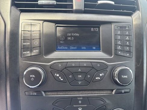 Used 2018 Ford Fusion SE w/ Equipment Group 201A FWD image 22