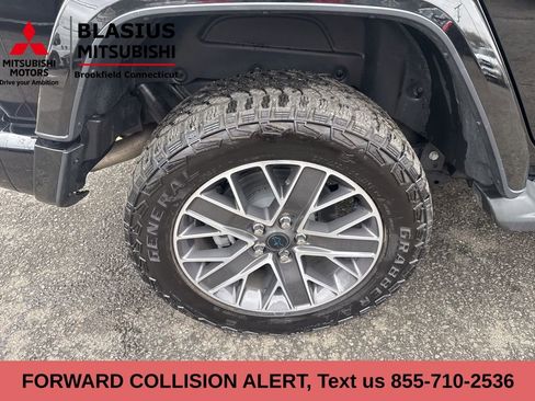 Used 2024 Jeep Wrangler High Altitude image 16