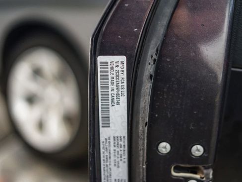 Used 2023 Dodge Challenger SXT image 22