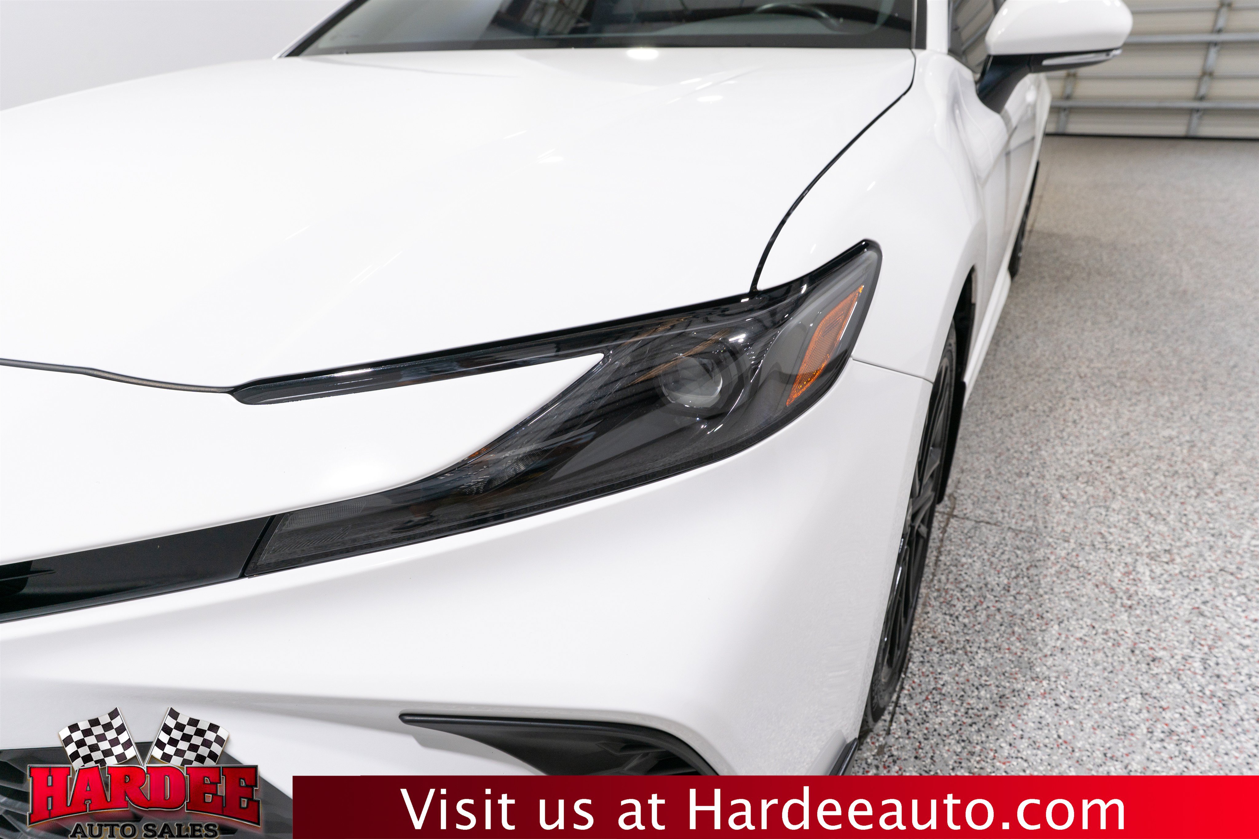 Used 2025 Toyota Camry SE FWD image 8