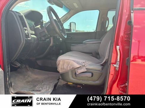 Used 2018 RAM 3500 Tradesman w/ Chrome Appearance Group AWD/4WD image 9