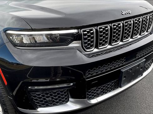 Used 2021 Jeep Grand Cherokee L Summit w/ Advanced Protech Group IV AWD/4WD image 34