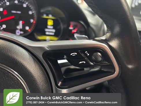 Used 2018 Porsche Cayenne Platinum Edition image 17