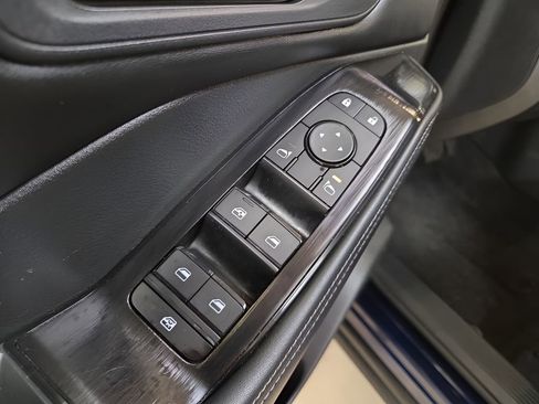 Used 2025 Nissan Rogue SV image 11