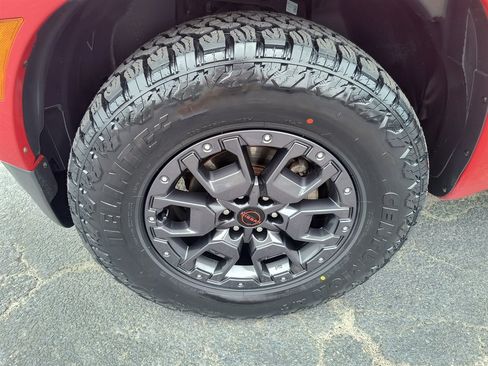 Used 2022 Nissan Frontier SV AWD/4WD image 9