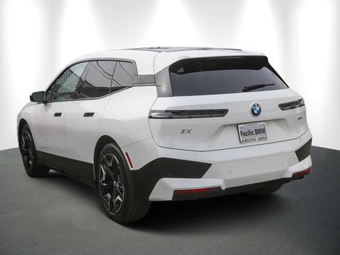 Used 2023 BMW iX xDrive50 w/ Sport Package image 4