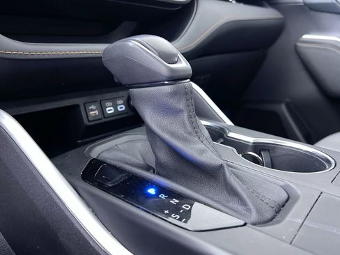 Used 2023 Toyota Highlander Bronze Edition image 22