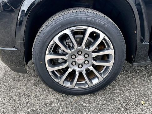 Used 2023 GMC Acadia Denali FWD image 11