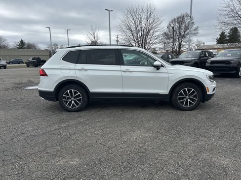 Used 2020 Volkswagen Tiguan SE w/ 3rd Row Seat Package image 3