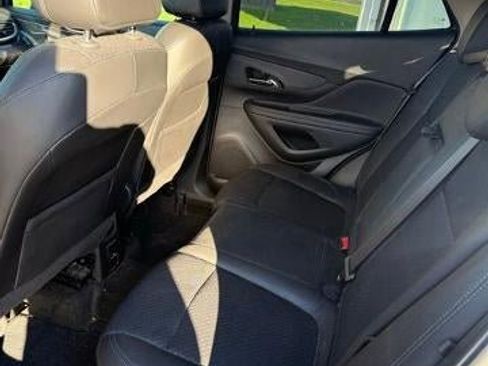 Used 2022 Buick Encore Preferred w/ Safety Package II FWD image 9